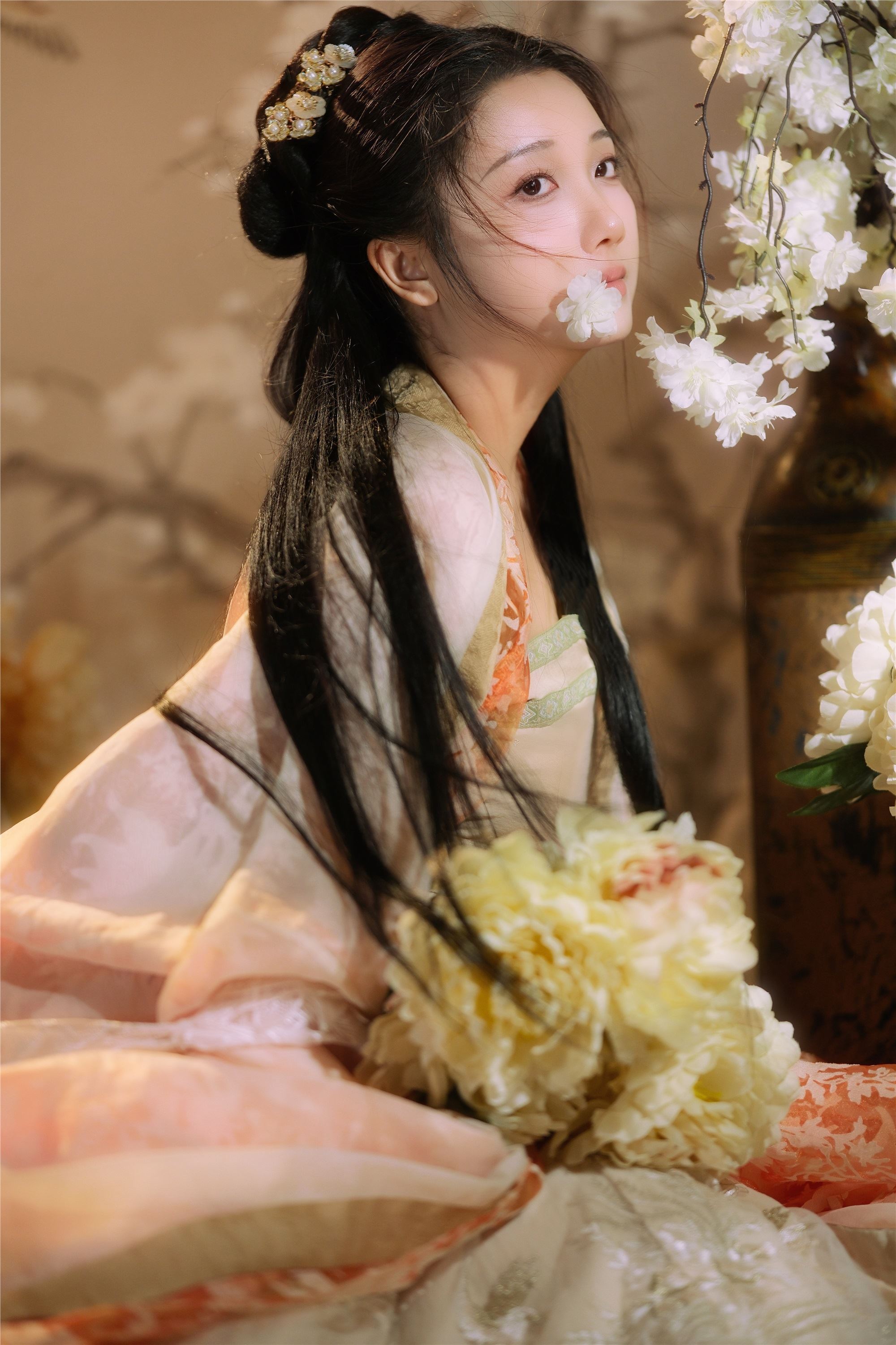 YITUYU艺图语 2025.01.11 花吻 安九鱼